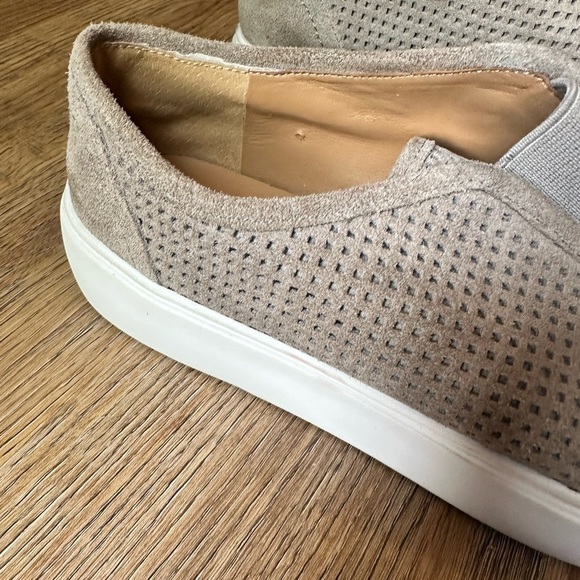 Franco Sarto grey suede slip on shoes, size 7 - Picture 3 of 8